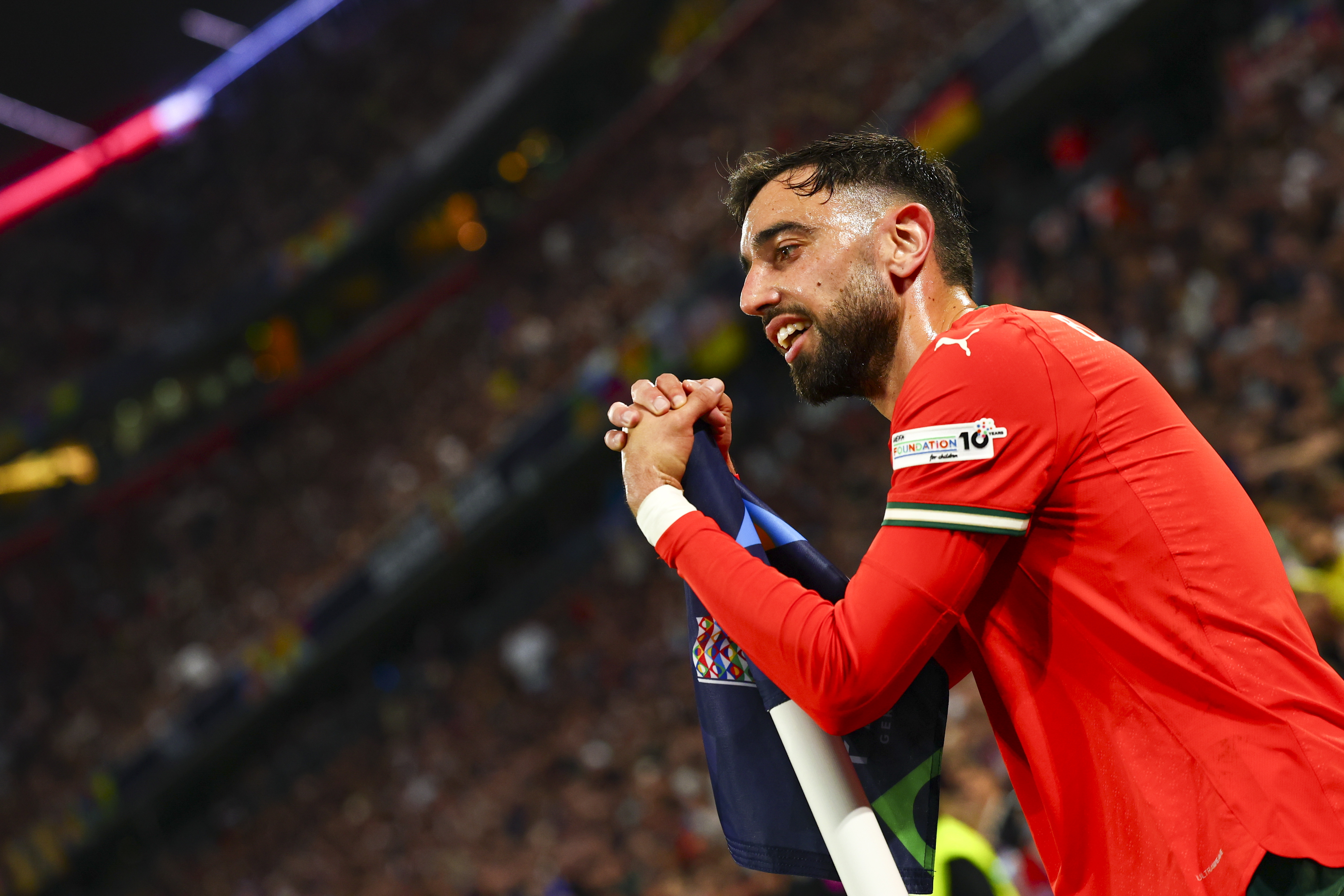 包含葡萄牙客场击败瑞典，提升晋级希望的词条