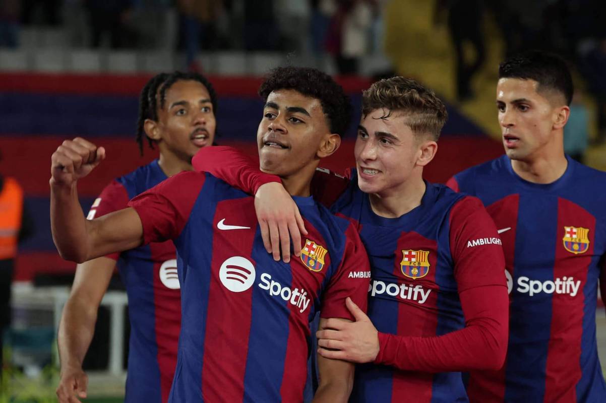 关于巴萨球迷的热情让城市充满了足球氛围的信息