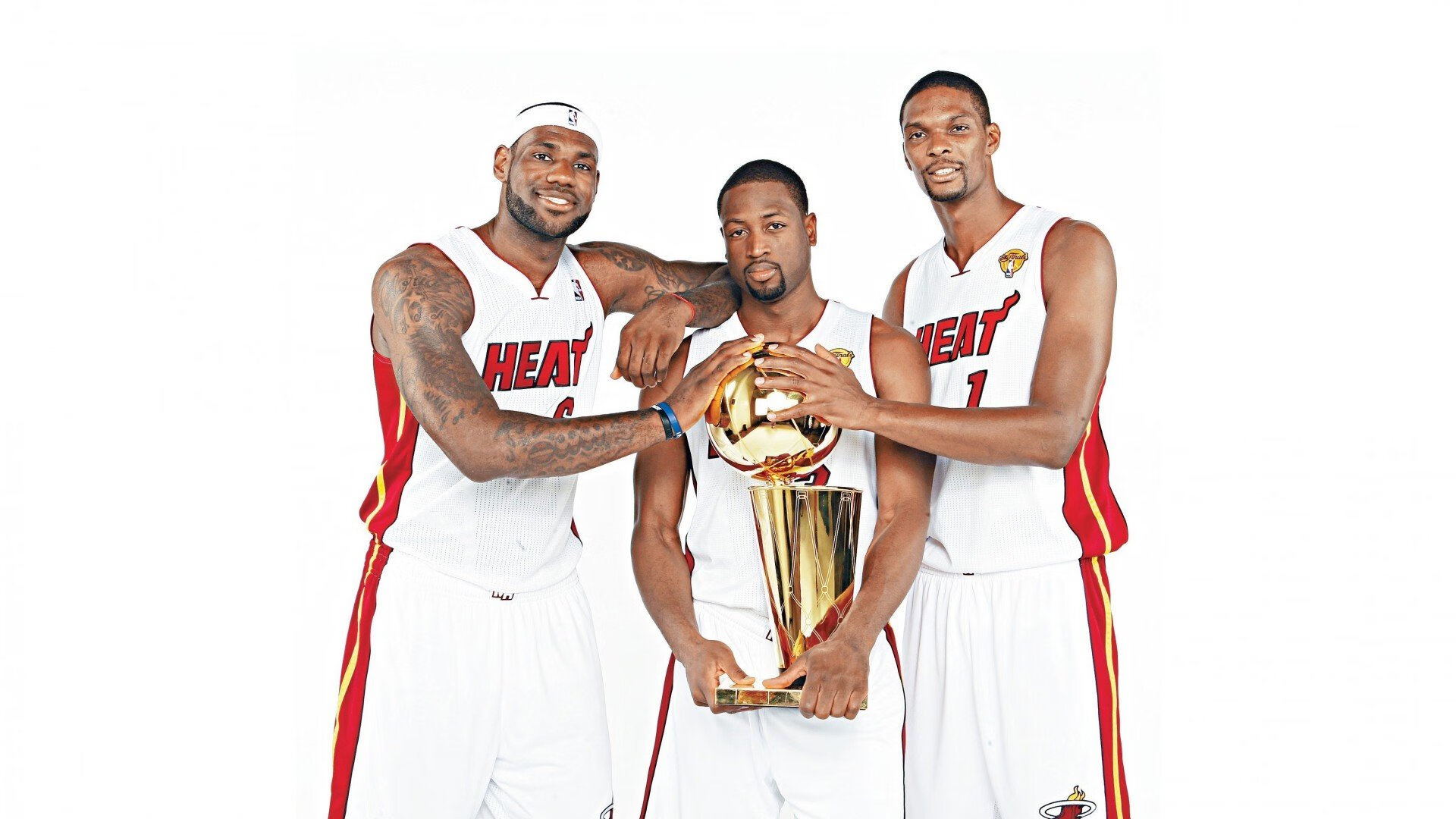 篮球世界的平行叙事，广东队终结森林狼，字母哥完成自我救赎